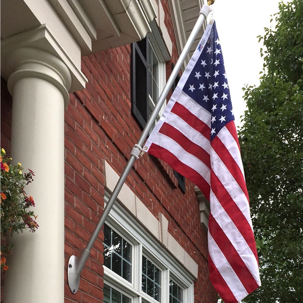 Meet your Posher, Lorraine